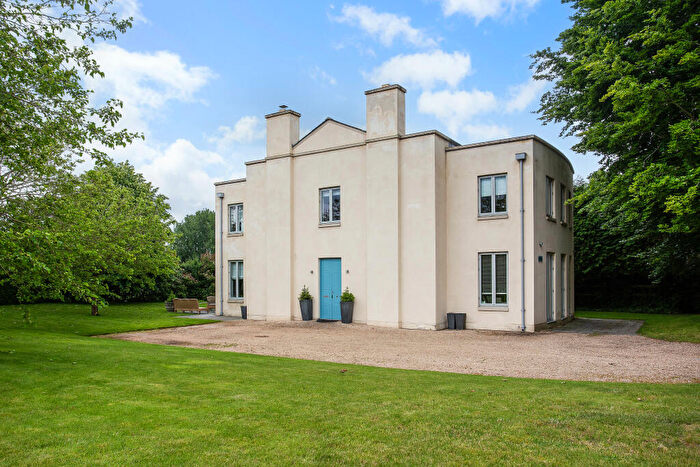 5 Bedroom Detached House For Sale In Wallfield Park, Reigate, RH2