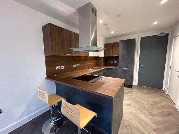 1 Bedroom Apartment To Rent In Priory House, Gooch Street, B5