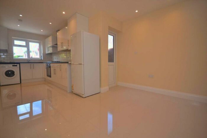5 Bedroom Terraced House To Rent In Pitcroft Avenue, University Area, RG6