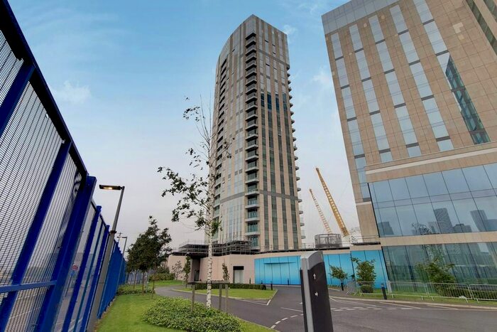 2 Bedroom Flat For Sale In Waterview Drive, North Greenwich, London, SE10