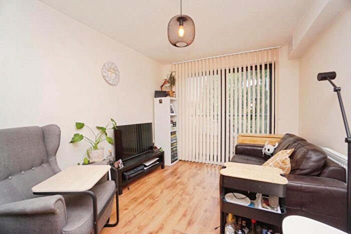 1 Bedroom Apartment To Rent In City Towers, Watery Street, Sheffield, S3