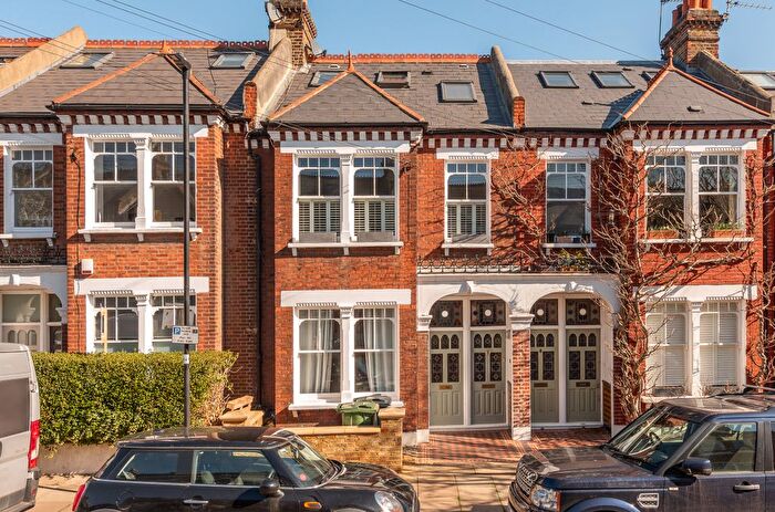 2 Bedroom Maisonette For Sale In Mandalay Road, London, SW4