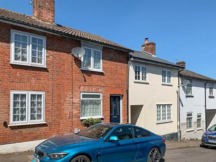 2 Bedroom House To Rent In Highfield Road, Berkhamsted, HP4