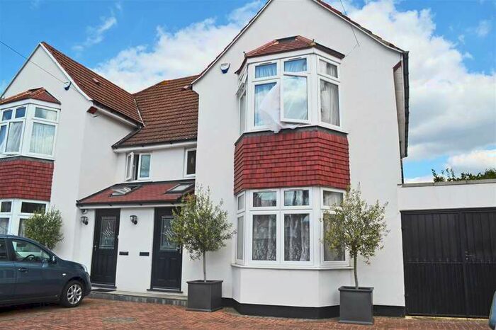 3 Bedroom Semi-Detached House To Rent In Alexandra Gardens, Hounslow, TW3