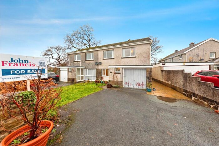 3 Bedroom Semi Detached House For Sale In Nant-yr-Arian, Carmarthen, Carmarthenshire, SA31