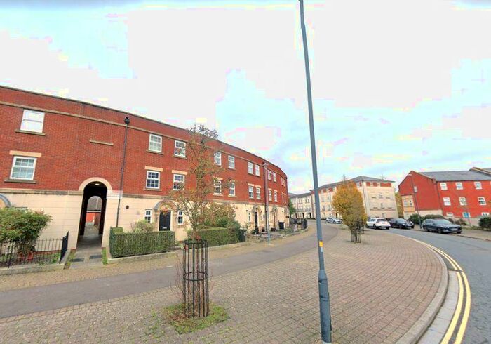 2 Bedroom Flat To Rent In Bedroom First Floor Flat To Rent, Redhouse Way, North Swindon, SN25