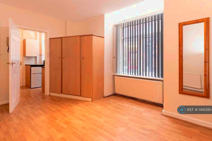 Studio To Rent In London Road, Newcastle-Under-Lyme, ST5