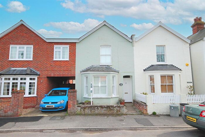 2 Bedroom Terraced House To Rent In Brook Road, Lymington, SO41