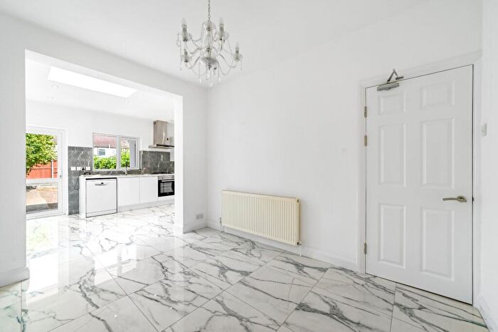 3 Bedroom Terraced House To Rent In Sanderstead Road, London, E10