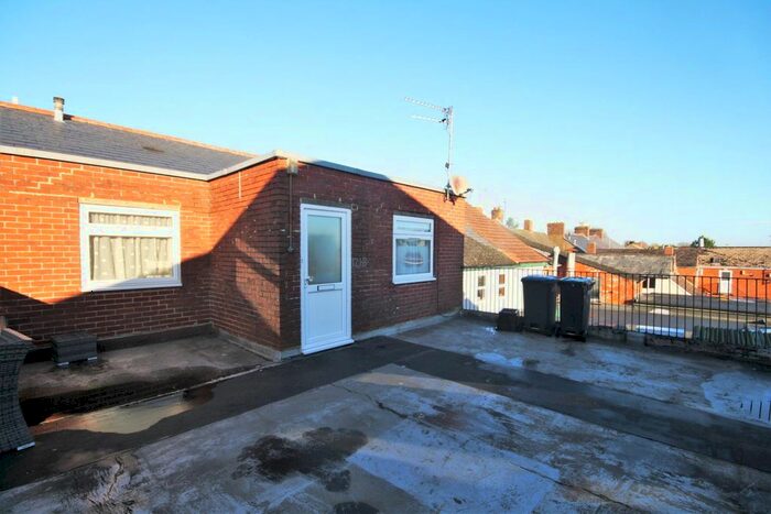 3 Bedroom Flat To Rent In High Street, Royal Wootton Bassett SN4