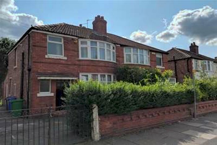 3 Bedroom Semi-Detached House To Rent In Arnfield Road, Withington, M20