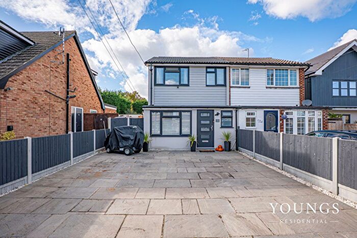 4 Bedroom Semi Detached House For Sale In Crouch Avenue, Hullbridge, SS5