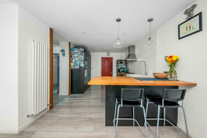 2 Bedroom Apartment To Rent In Alexandra Drive, Upper Norwood, London, SE19