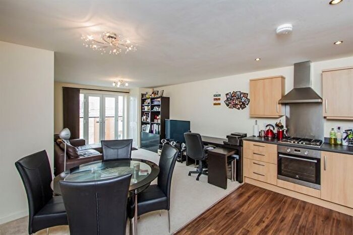 2 Bedroom Flat To Rent In Pavilion Close, Leicester, LE2