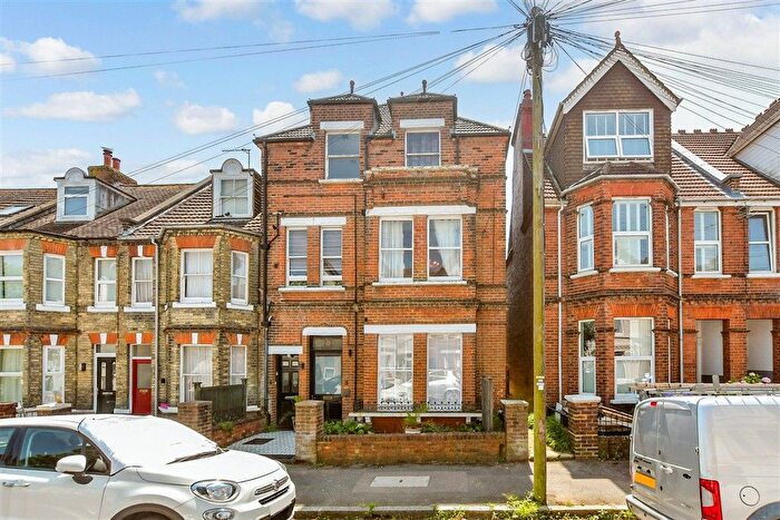 2 Bedroom Flat For Sale In Broadmead Road, Folkestone, Kent, CT19