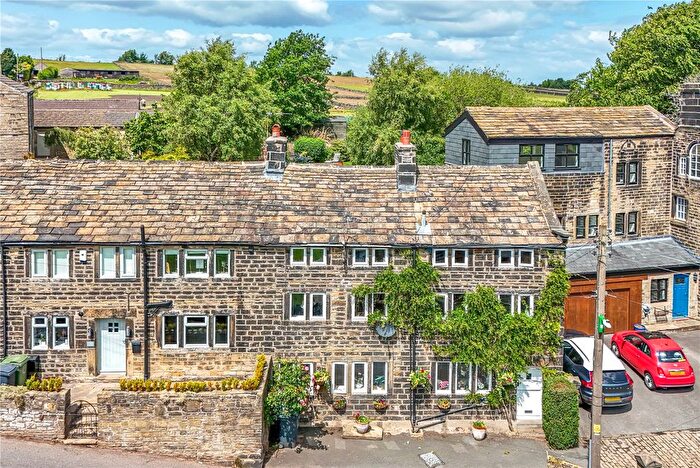 3 Bedroom Terraced House For Sale In Whinney Bank Lane, Holmfirth, West Yorkshire, HD9