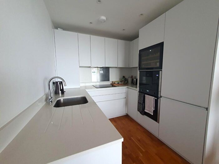 2 Bedroom Flat To Rent In Bay View Apartments, Morris Avenue, Herne Bay, Kent, CT6