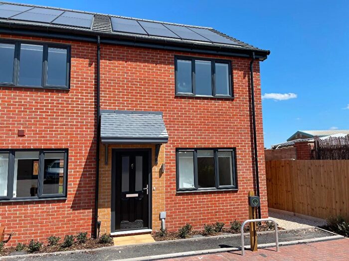 2 Bedroom End Of Terrace House To Rent In Marksman Close, Mansfield, Nottinghamshire, NG18