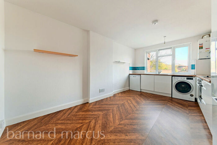 4 Bedroom Apartment To Rent In Ewell Road, Surbiton, KT6