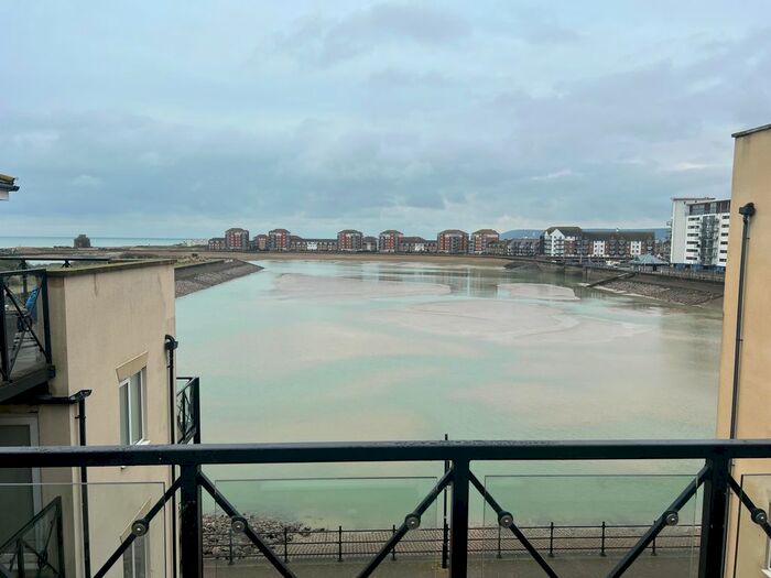 2 Bedroom Flat To Rent In Macquarie Quay, Eastbourne, BN23