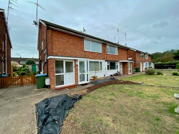 2 Bedroom Maisonette To Rent In Ingram Avenue, Aylesbury, HP21