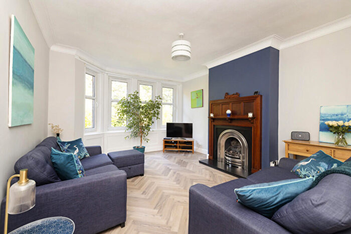 3 Bedroom Flat For Sale In Greenbank Drive, Greenbank, Edinburgh, EH10