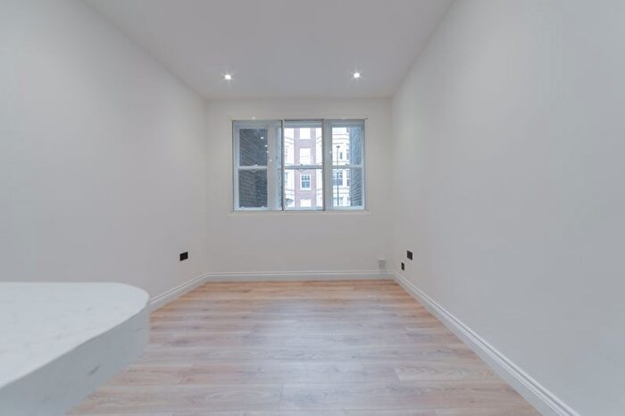 1 Bedroom Flat For Sale In Earls Court Road, London, SW5