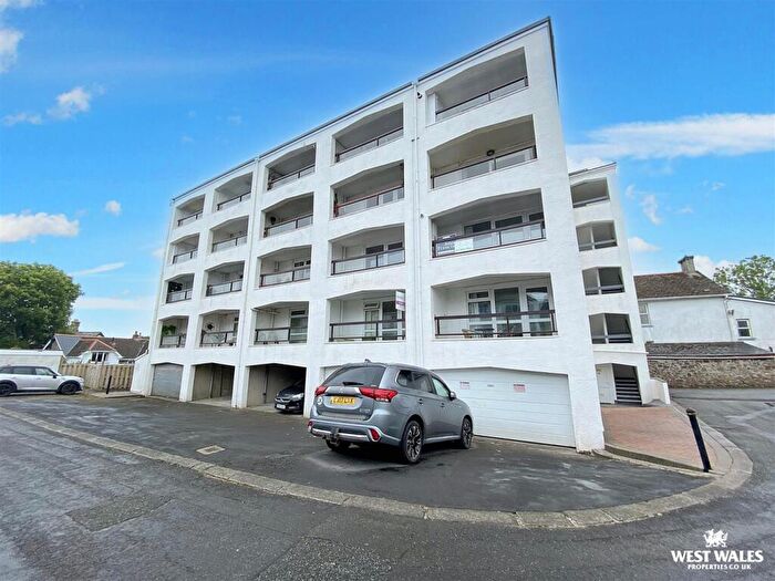 1 Bedroom Flat For Sale In Captains Walk, Saundersfoot, SA69