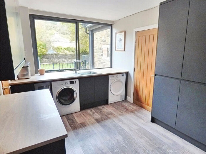 3 Bedroom Detached House For Sale In Arncliffe, Skipton, BD23