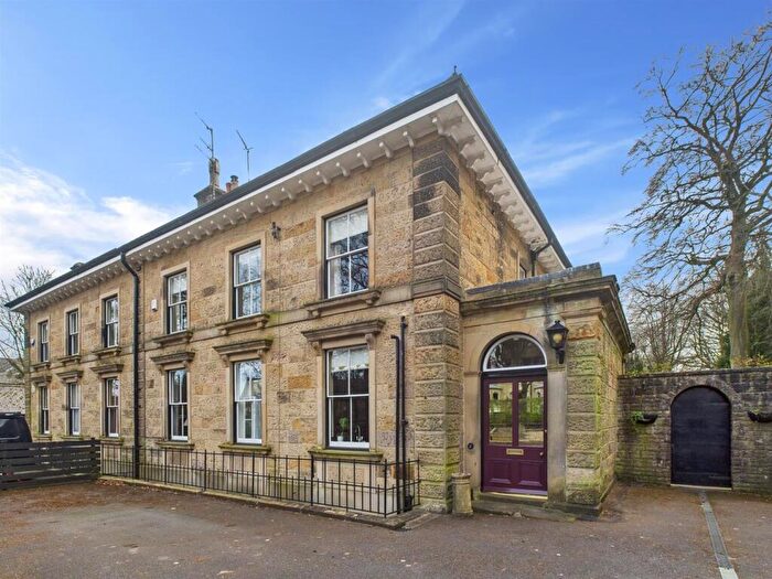 5 Bedroom Semi-Detached House For Sale In Manchester Road, Buxton, SK17