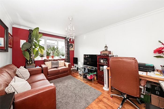 1 Bedroom Apartment For Sale In Livingstone Road, Thornton Heath, CR7