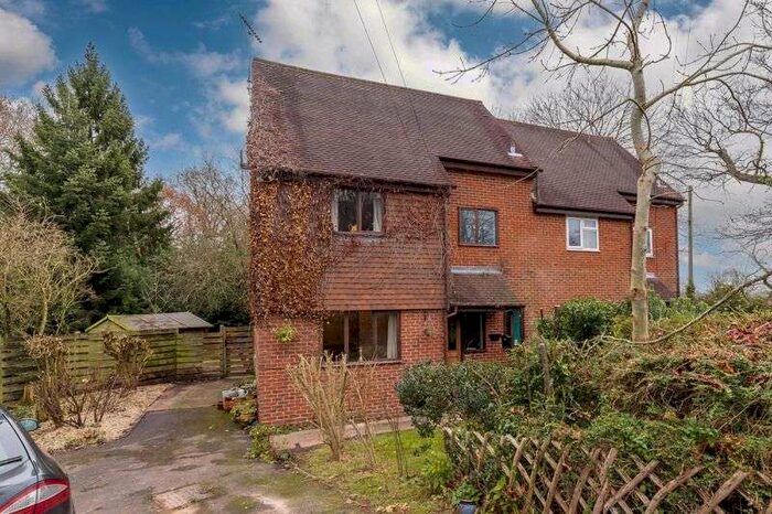 3 Bedroom Property For Sale In Chequers Hill, Edenbridge, TN8