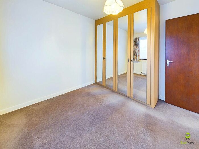 3 Bedroom End Of Terrace House For Sale In Clovelly Road, Bexleyheath, Kent, DA7