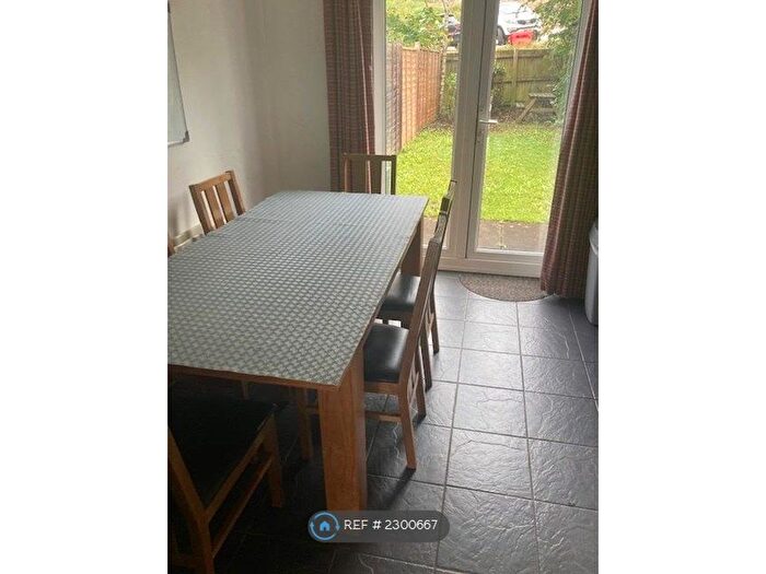 5 Bedroom Terraced House To Rent In Godwin Way, Stoke-On-Trent, ST4