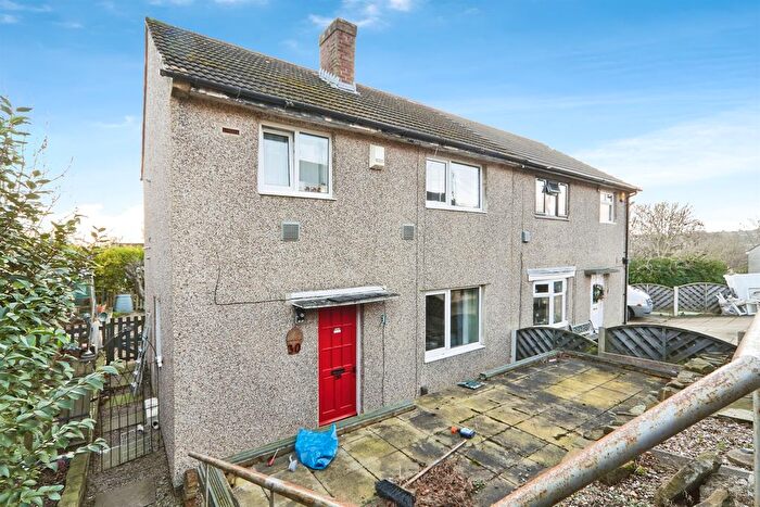 3 Bedroom Semi-Detached House For Sale In Silk Mill Bank, Leeds, LS16