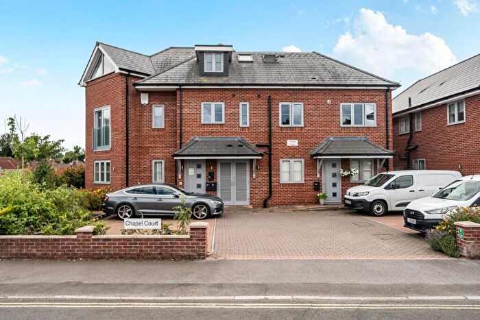 2 Bedroom Flat For Sale In Pyrford Close, Waterlooville, PO7