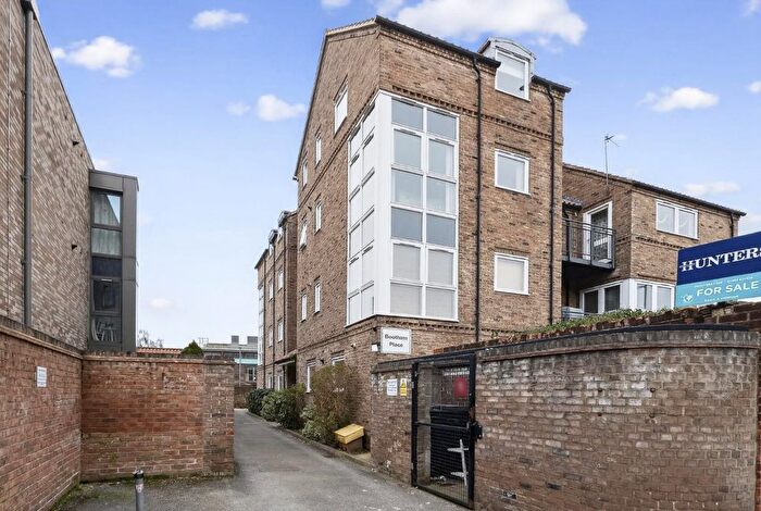 2 Bedroom Flat For Sale In Bootham Row, York, YO30