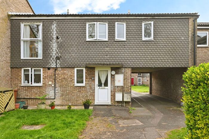 1 Bedroom Flat For Sale In Grove Meadow, Welwyn Garden City, AL7