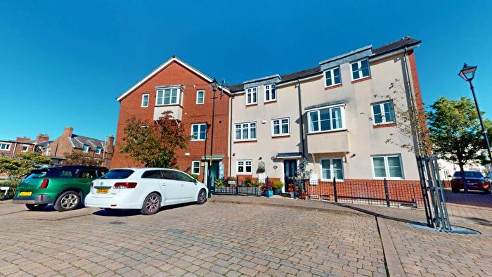 2 Bedroom Flat For Sale In Baltic Court, South Shields, Tyne And Wear, NE33