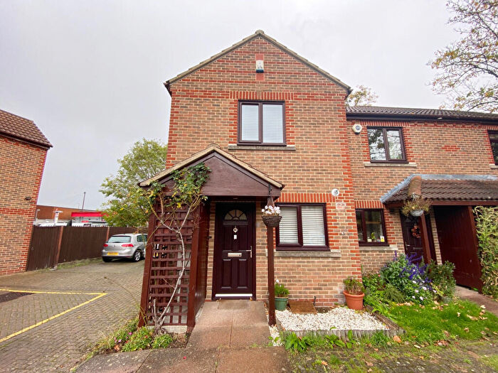 2 Bedroom End Of Terrace House To Rent In River Park View, Orpington, BR6
