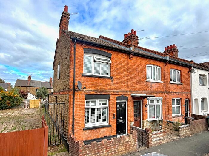 2 Bedroom End Of Terrace House For Sale In Cecil Street, Watford, WD24
