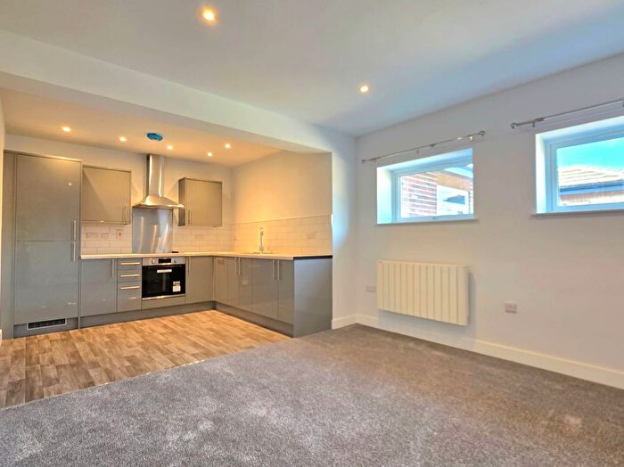 1 Bedroom Flat To Rent In Park Road, Worsborough, S70