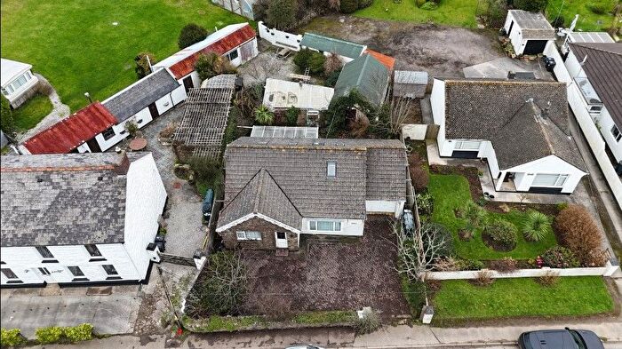 4 Bedroom Detached Bungalow For Sale In Loumac, Chapel Road, Leedstown, Hayle, Cornwall, TR27