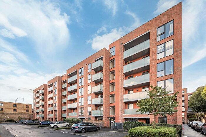 1 Bedroom Flat For Sale In Bathurst Square, London, N15