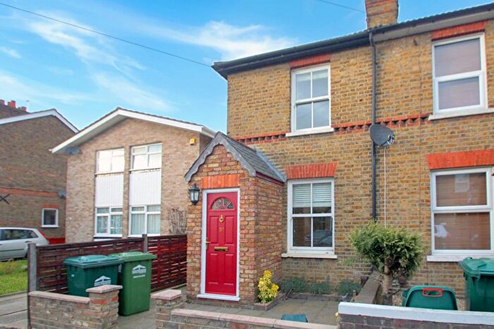 2 Bedroom Cottage To Rent In Bremer Road, Staines-Upon-Thames, TW18