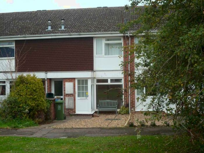 1 Bedroom Maisonette To Rent In Rowland Way, Aylesbury, HP19