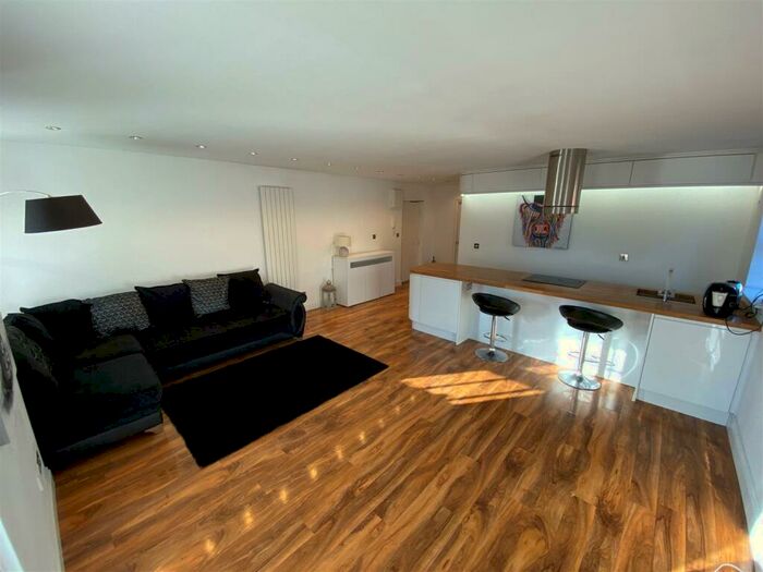 2 Bedroom Flat To Rent In Woollam Place, Potato Wharf, Castlefield, M3