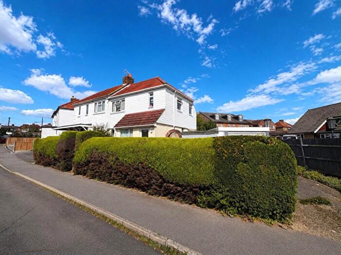 2 Bedroom Semi-Detached House For Sale In Wolfe Road, Aldershot, Hampshire, GU12