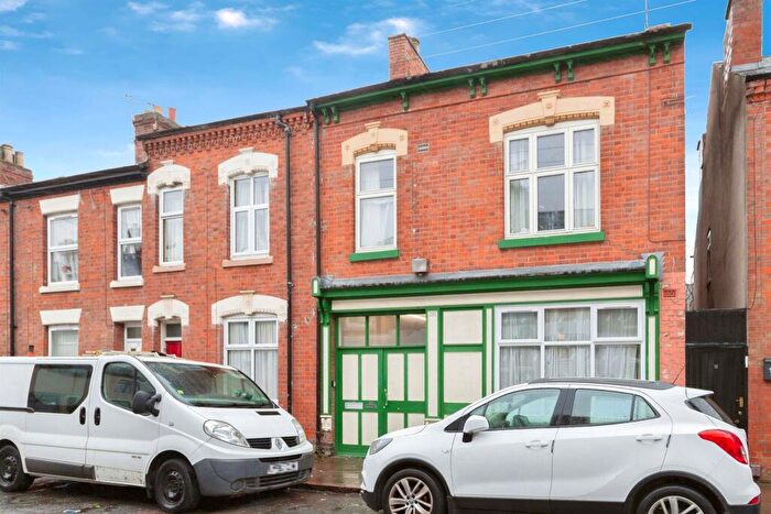 6 Bedroom End Of Terrace House For Sale In Biddulph Street, Leicester, LE2