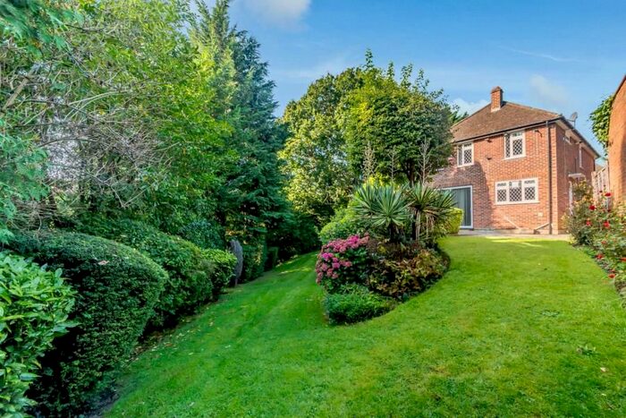 4 Bedroom Detached House To Rent In Ravenswood Park, Northwood, HA6